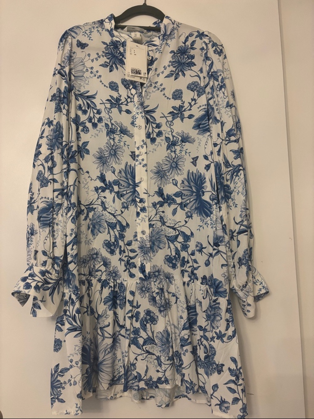 H&M White and Blue Floral Button-Up Blouse NWT